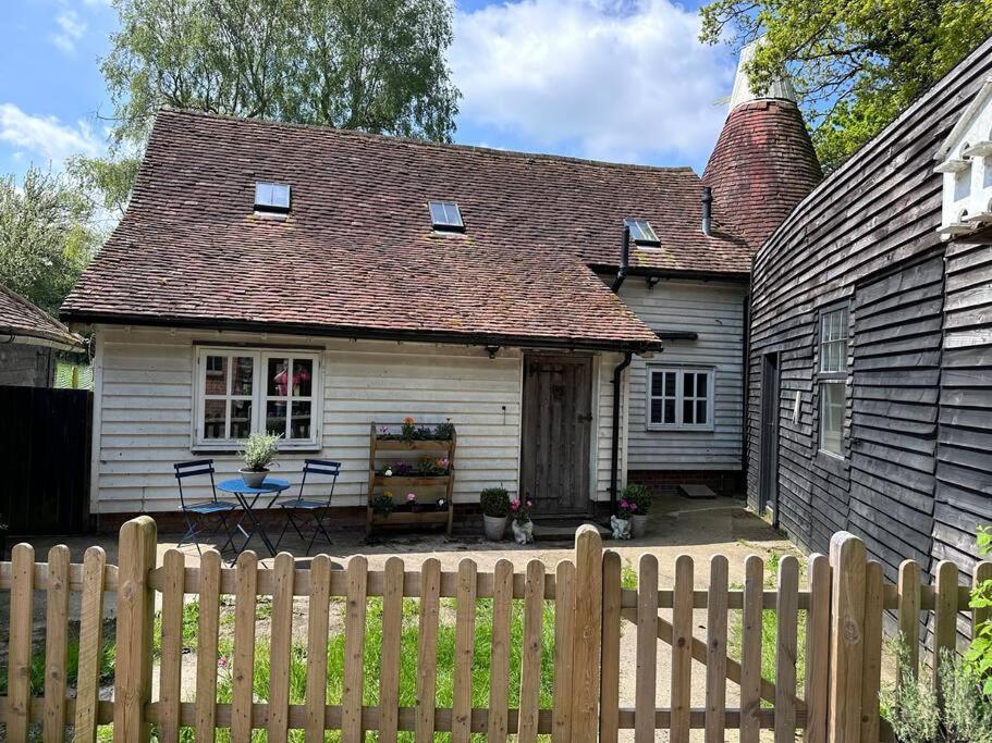 Beautiful 2 Bed Oast - 15 Acre Farm - Tunbridge Wells Villa Buitenkant foto