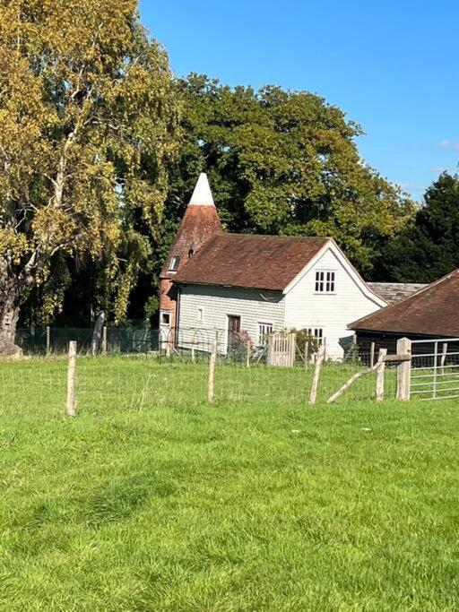 Beautiful 2 Bed Oast - 15 Acre Farm - Tunbridge Wells Villa Buitenkant foto